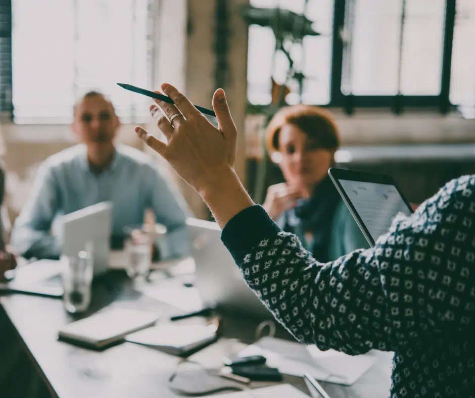 czy opłaca się brać agenta nieruchomości?