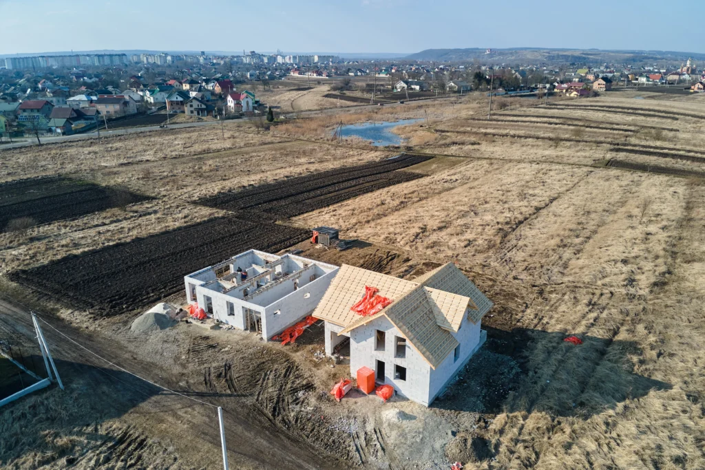 Jakie są etapy budowy domu jednorodzinnego?
