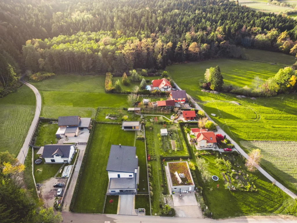 Kto pomoże przy kupnie domu i jak uniknąć kosztownych błędów?